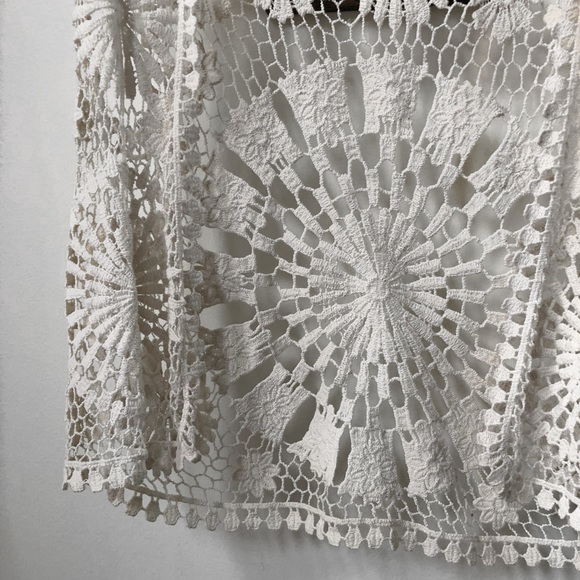 Crochet cropped vest - Picture 2 of 3
